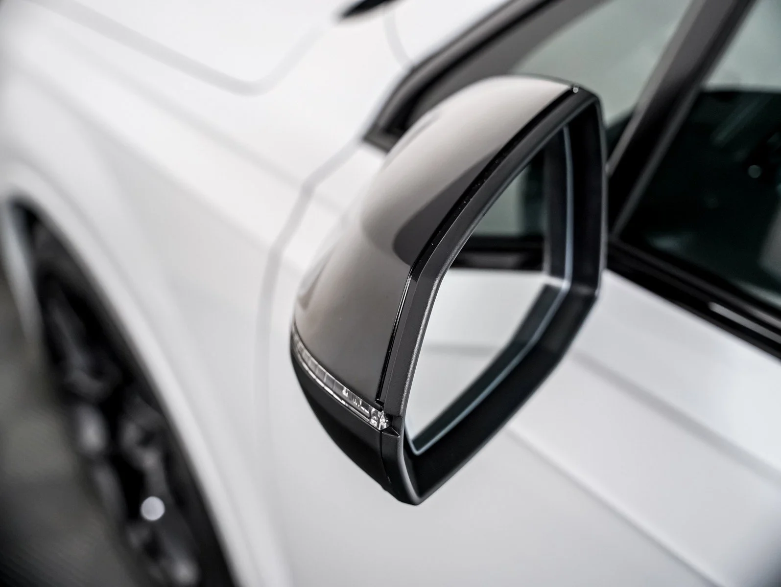 New 2026 Glacier White Metallic Audi Premium Plus image 25