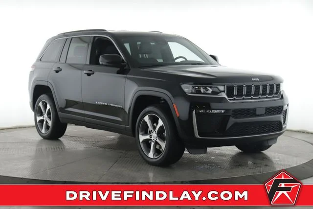 New 2026 Diamond Black Crystal Pearl-Coat Exterior Paint Jeep Limited image 1
