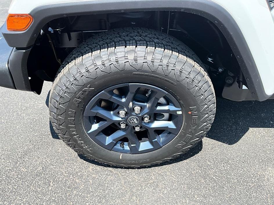 New 2026 Bright White Clearcoat Jeep 85th Anniversary Edition image 10