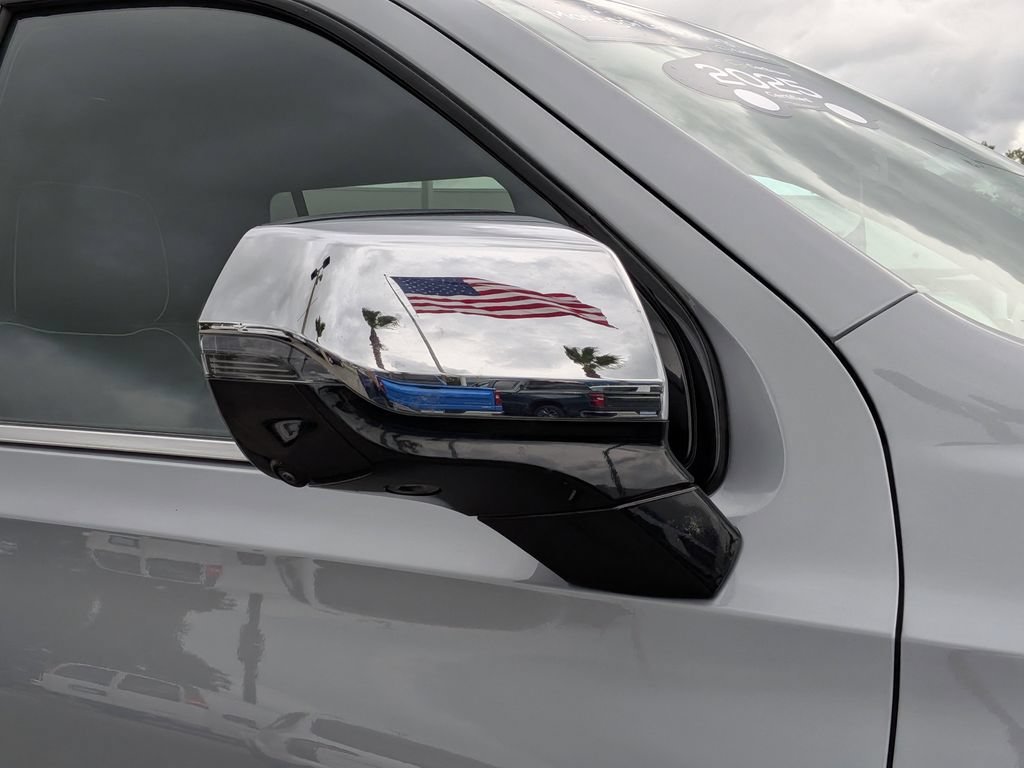 2025 Chevrolet Tahoe Premier - Photo 11