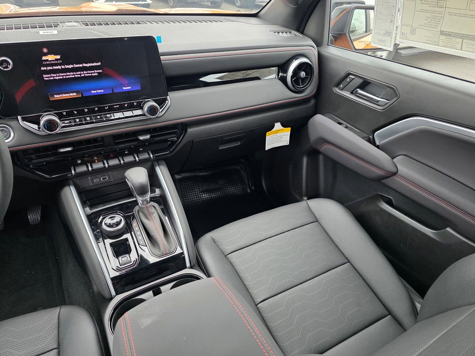 2025 Chevrolet Colorado Z71 - Photo 18