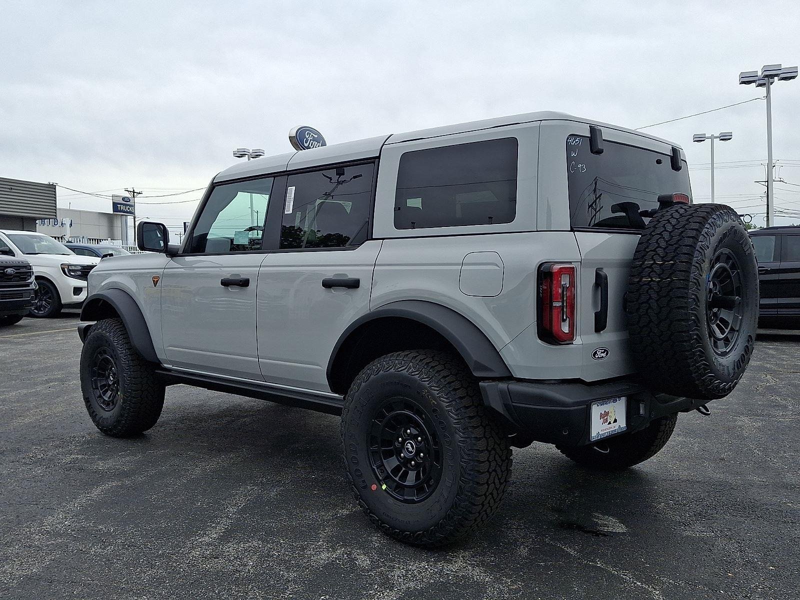 New 2026 Avalanche Gray Ford Badlands® image 3