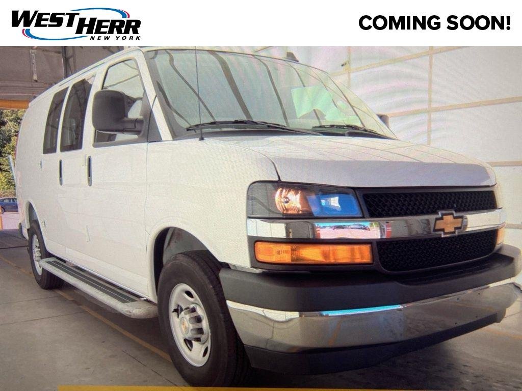 Used 2025 Summit White Chevrolet Work Van image 1