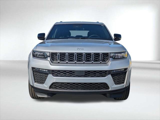 New 2026 Silver Zynith Exterior Paint Jeep Limited image 34