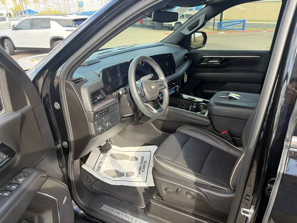 Used 2025 Black Chevrolet Premier image 9