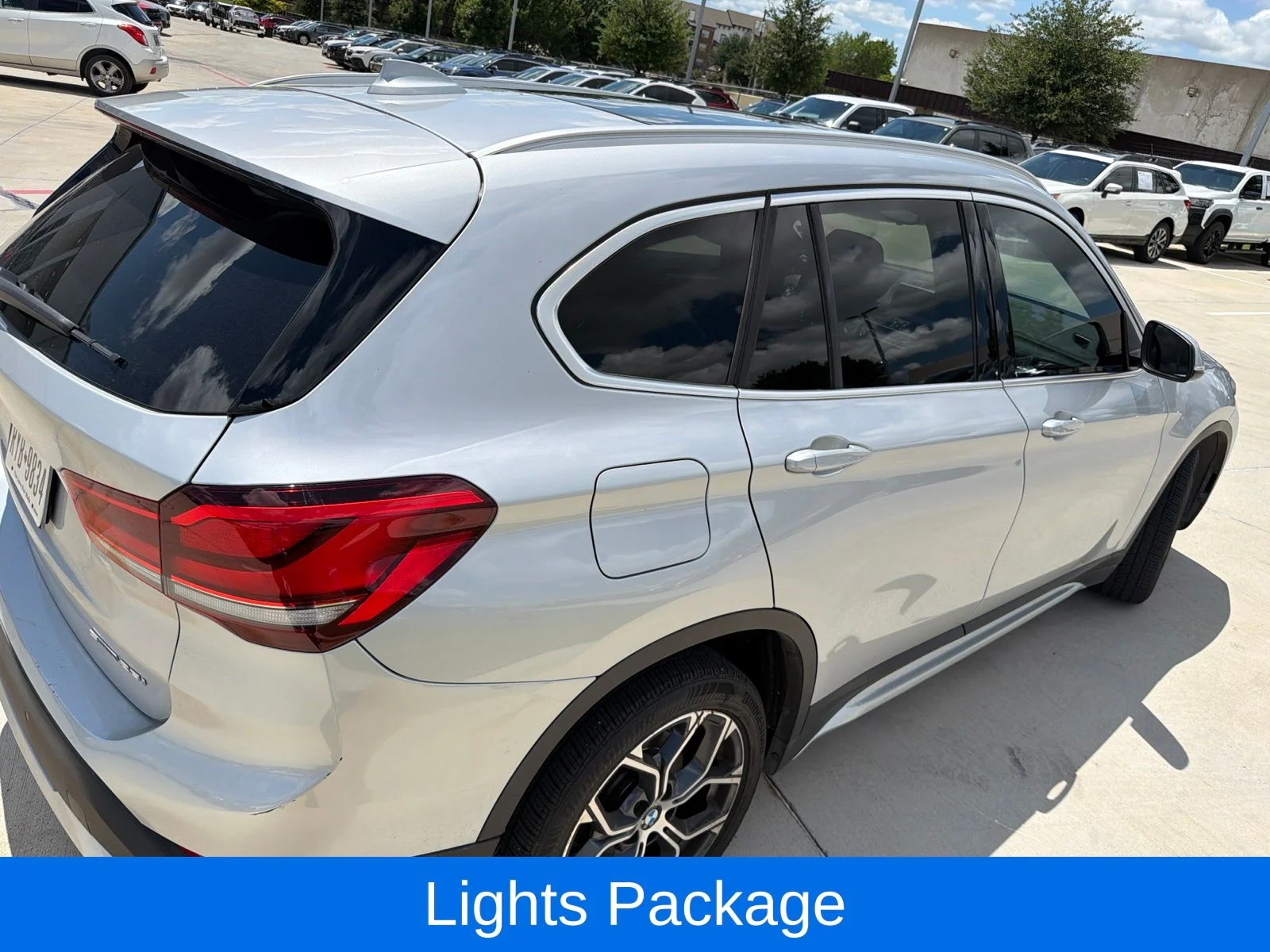 Used 2021 Silver BMW sDrive28i image 3
