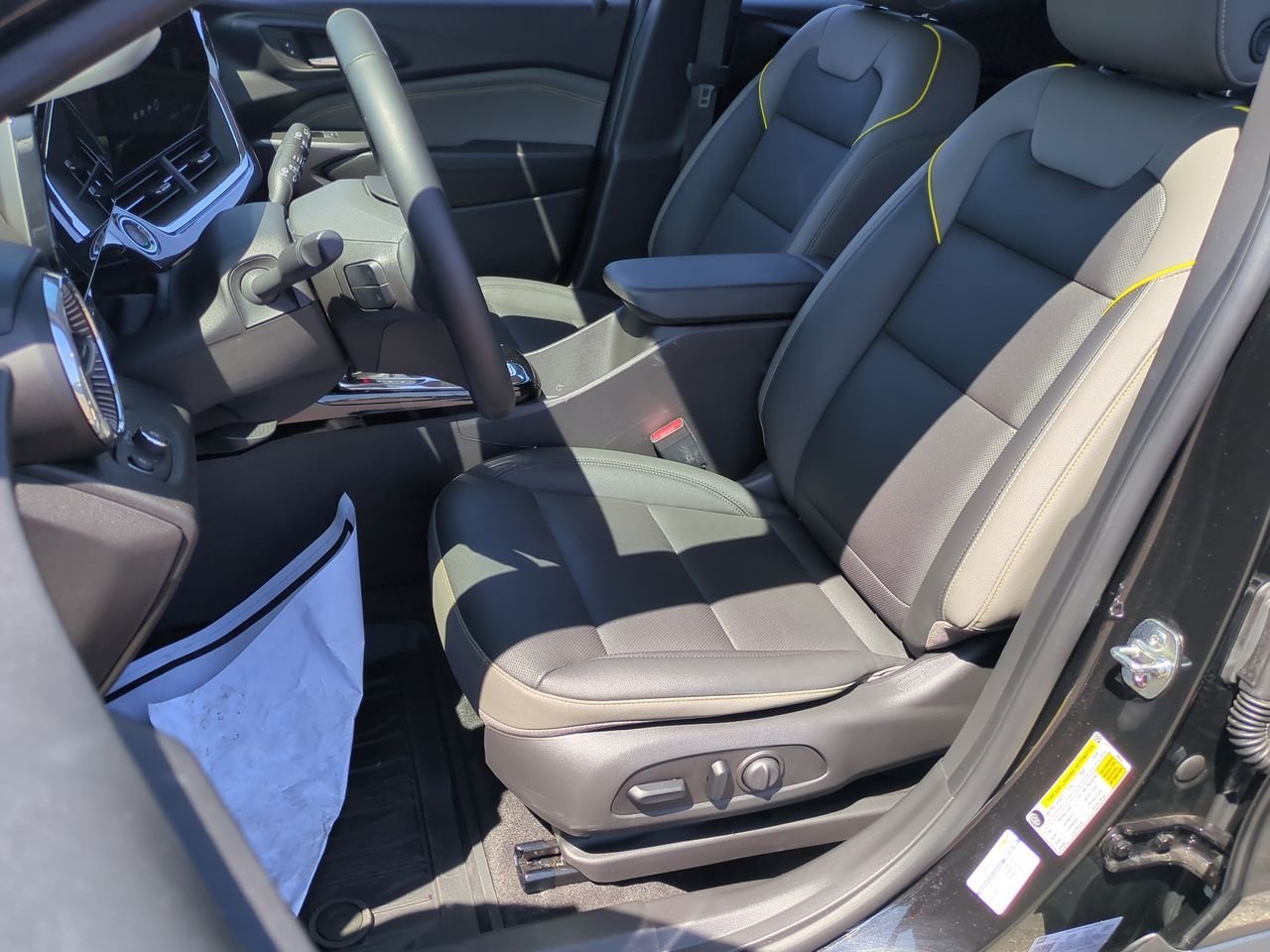 Used 2026 Mosaic Black Metallic Chevrolet ACTIV image 19