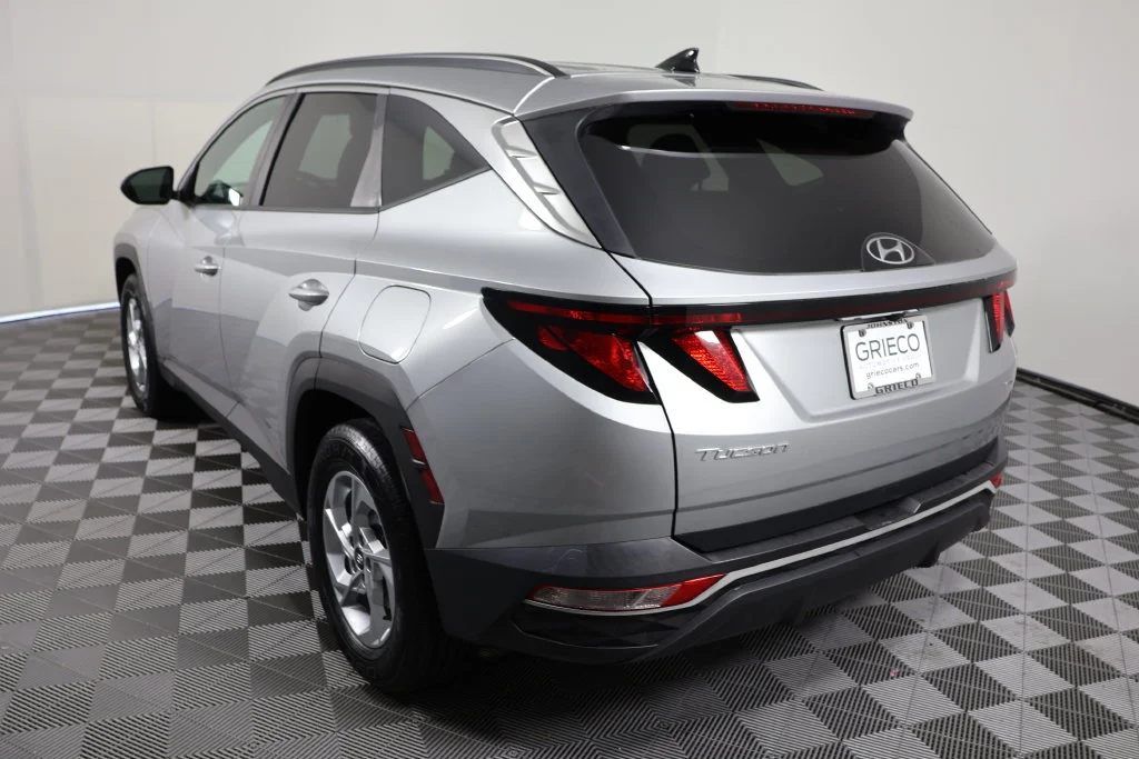 Used 2024 Silver Hyundai SEL image 6