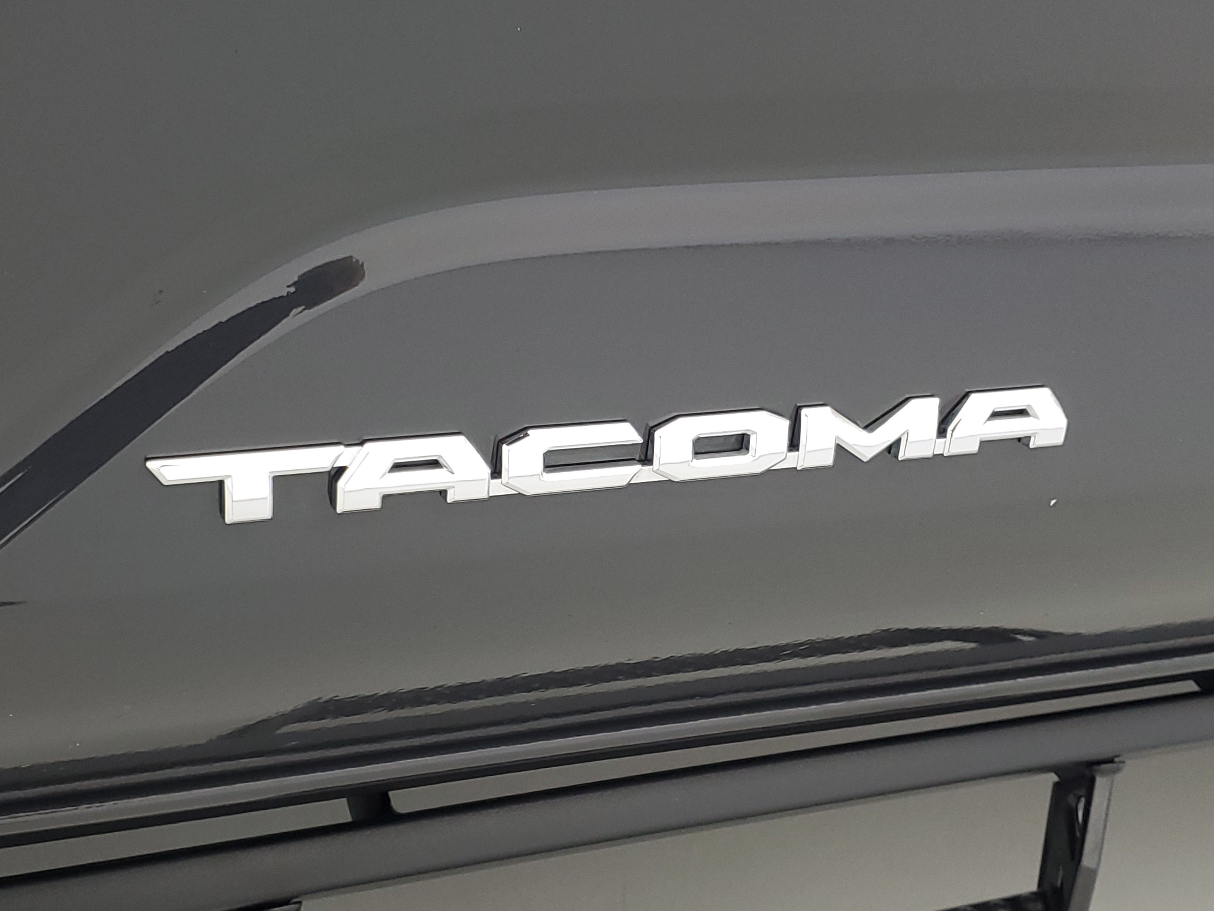 Used 2025 Underground Toyota SR5 image 8