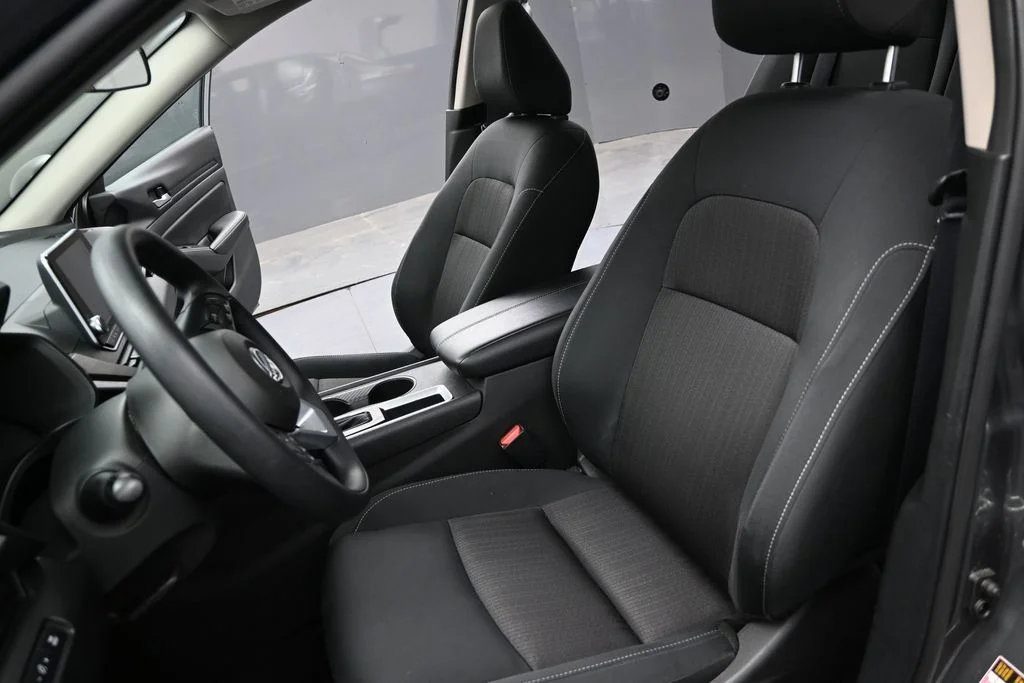 Used 2025 Gray Nissan 2.5 SV image 18