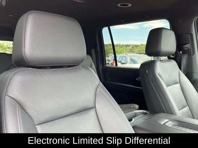 Used 2022 Gray Chevrolet Z71 image 28