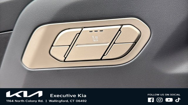New 2027 Ivory Silver Kia S image 20