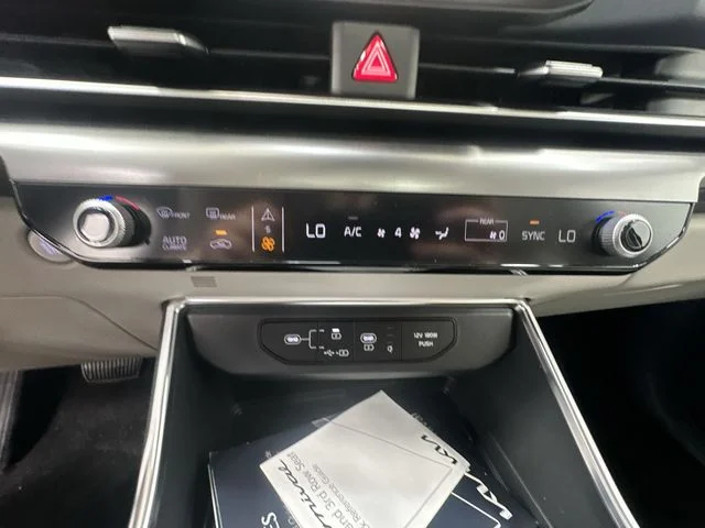 New 2026 Snow White Pearl Kia SX image 18