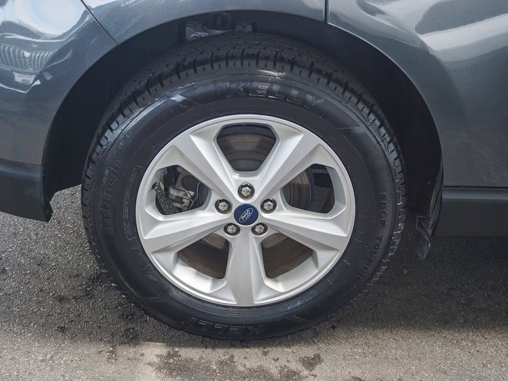 Used 2020 Gray Ford SE image 9