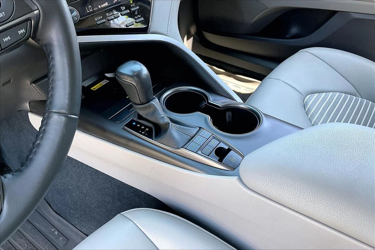 Used 2024 White Toyota SE image 31