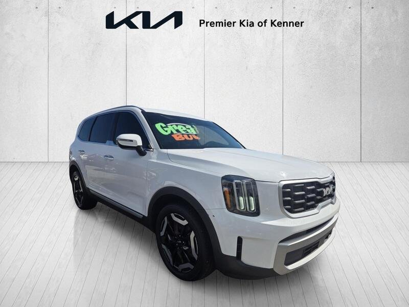 Used 2023 White Kia S image 6