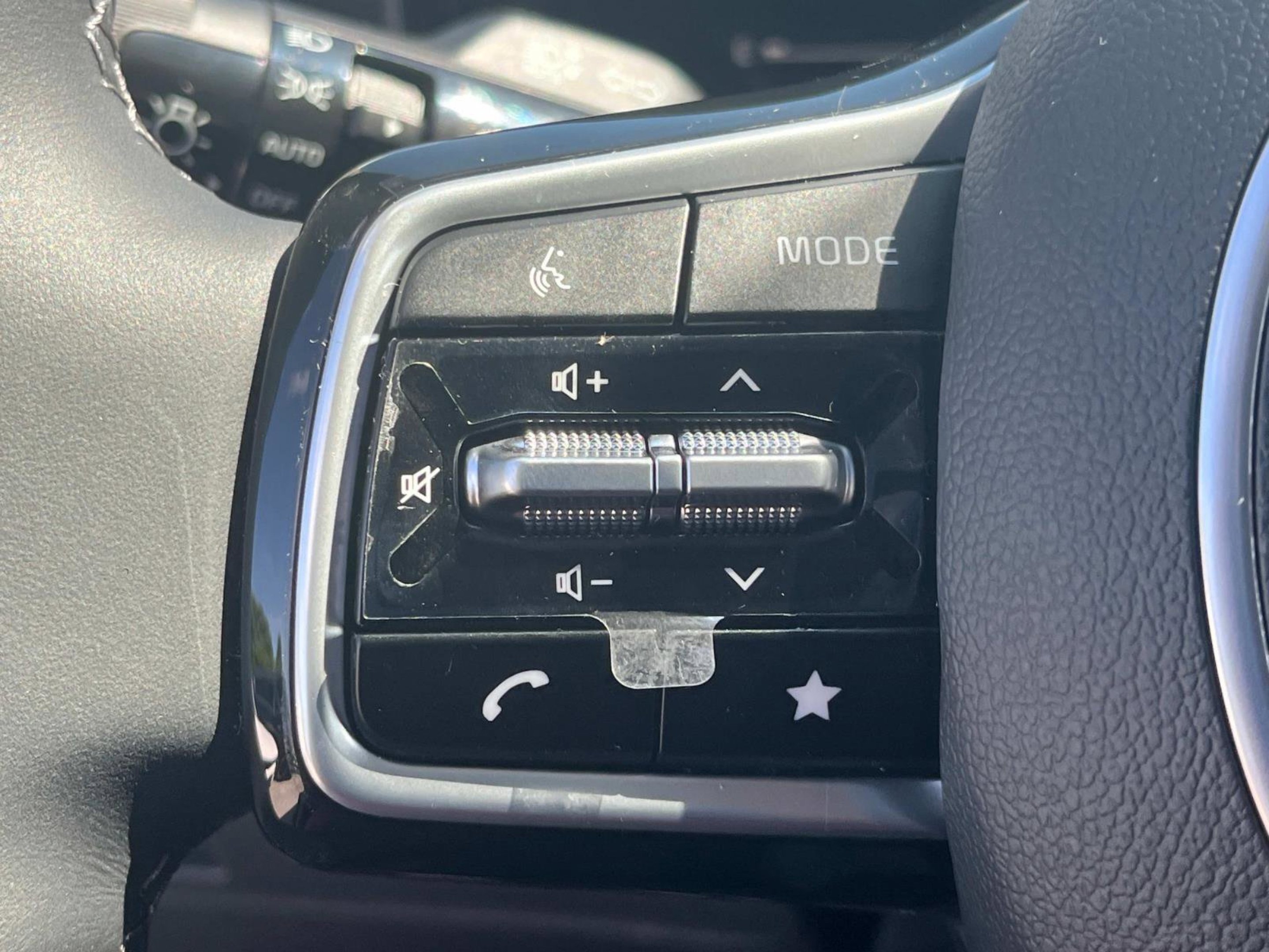 2025 Kia Sorento EX - Photo 28