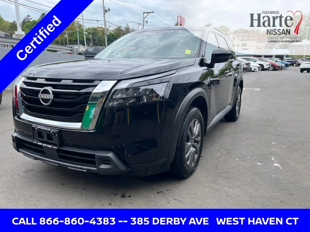 2025 Nissan Pathfinder SV 4WD's photo
