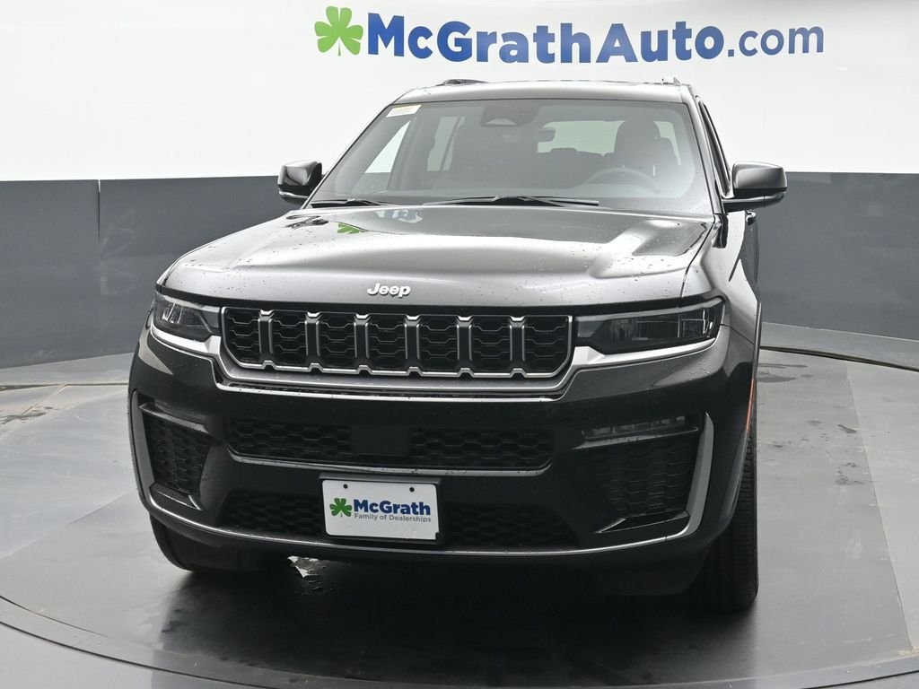 New 2026 Diamond Black Crystal Pearlcoat Jeep Limited image 6