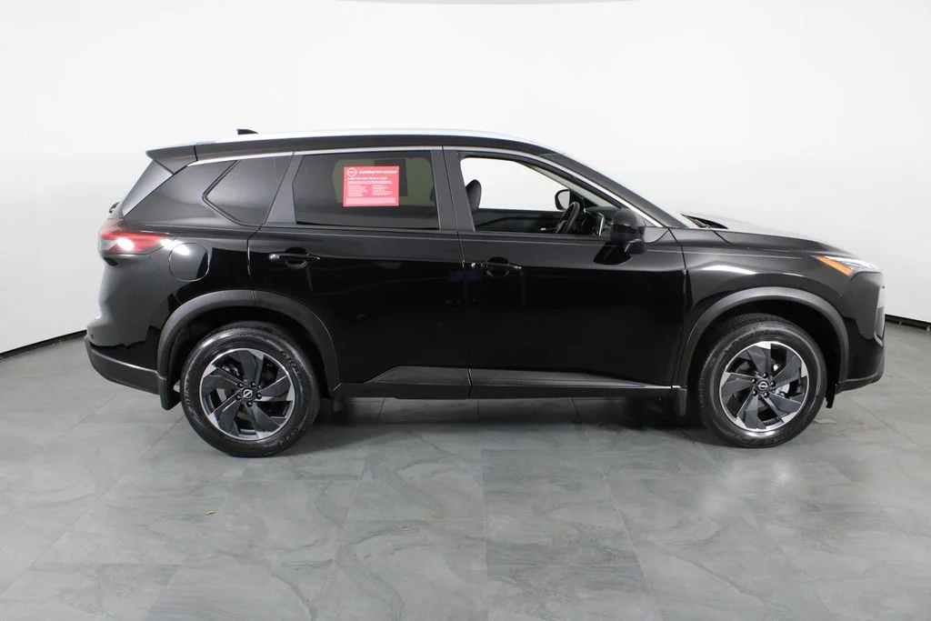 2024 Nissan Rogue SV - Photo 12