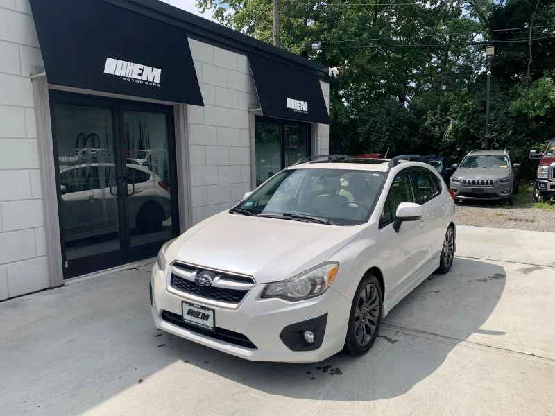 Used 2012 White Subaru 2.0i Sport Limited Wagon 4D image 4