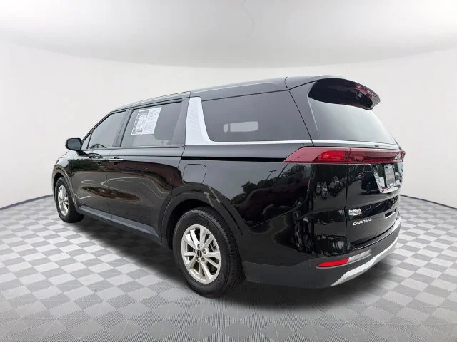 Used 2024 Black Kia LX Seat Package image 7