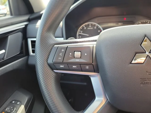 Used 2026 Silver Mitsubishi ES image 18