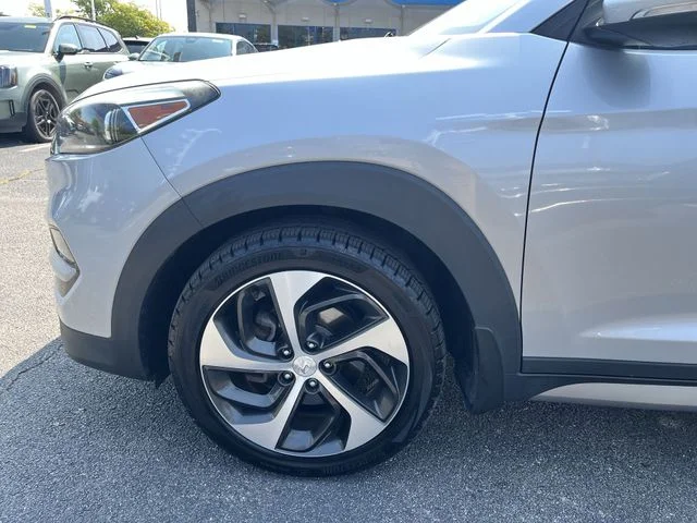 Used 2017 Silver Hyundai Limited image 21