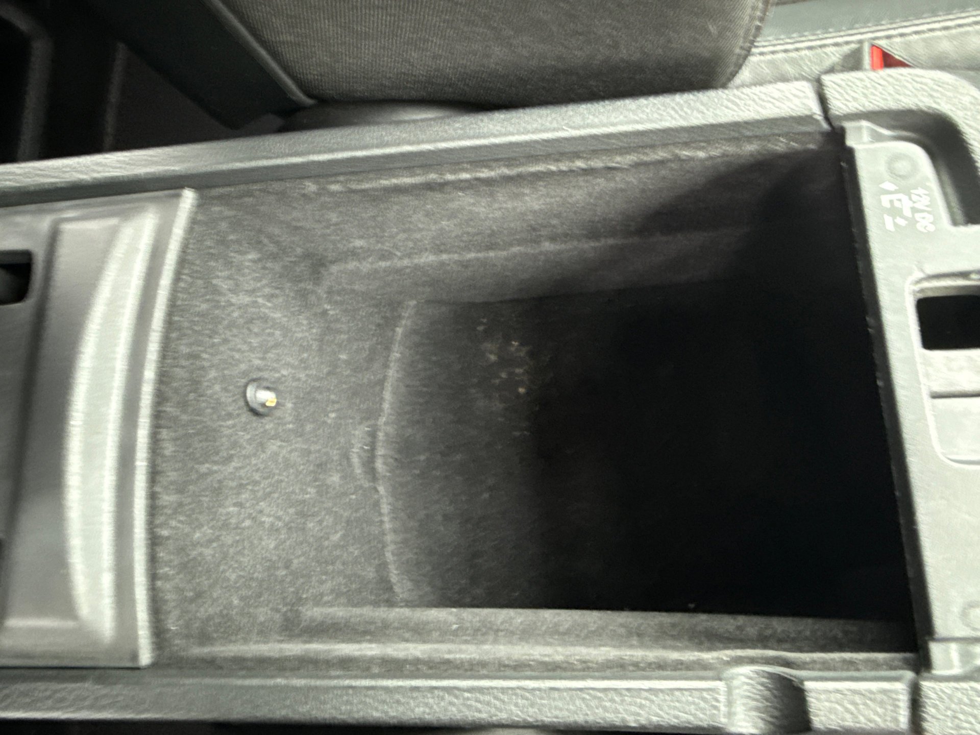 Used 2019 Granite Crystal Metallic Clearcoat Jeep Altitude image 13