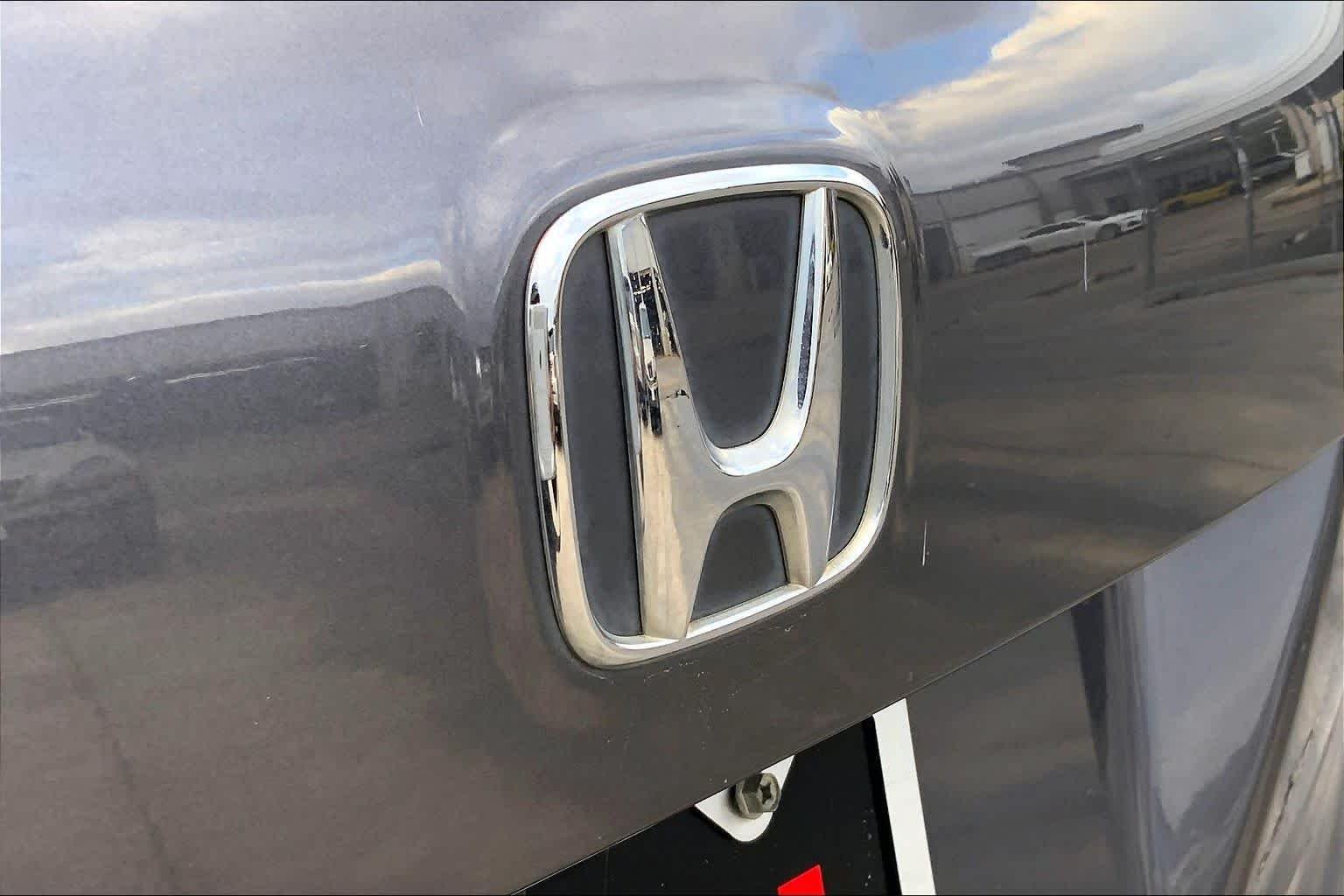 Used 2017 Crystal Black Pearl Honda EX-L image 10