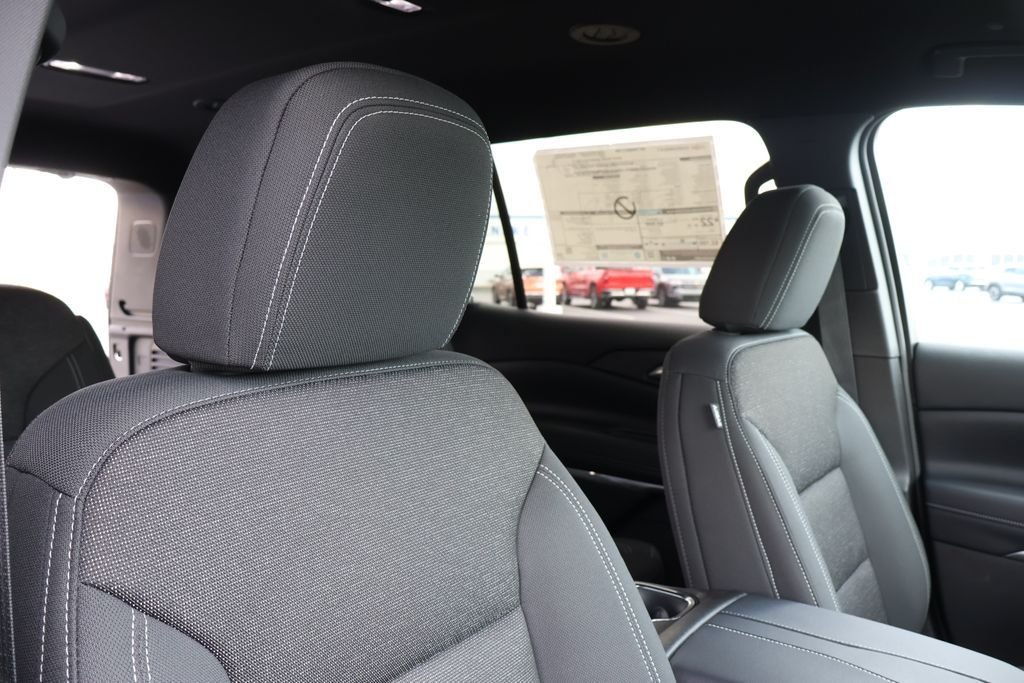 2027 Chevrolet Traverse LT - Photo 44