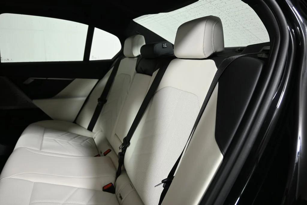 Used 2026 Black BMW 530i xDrive image 4