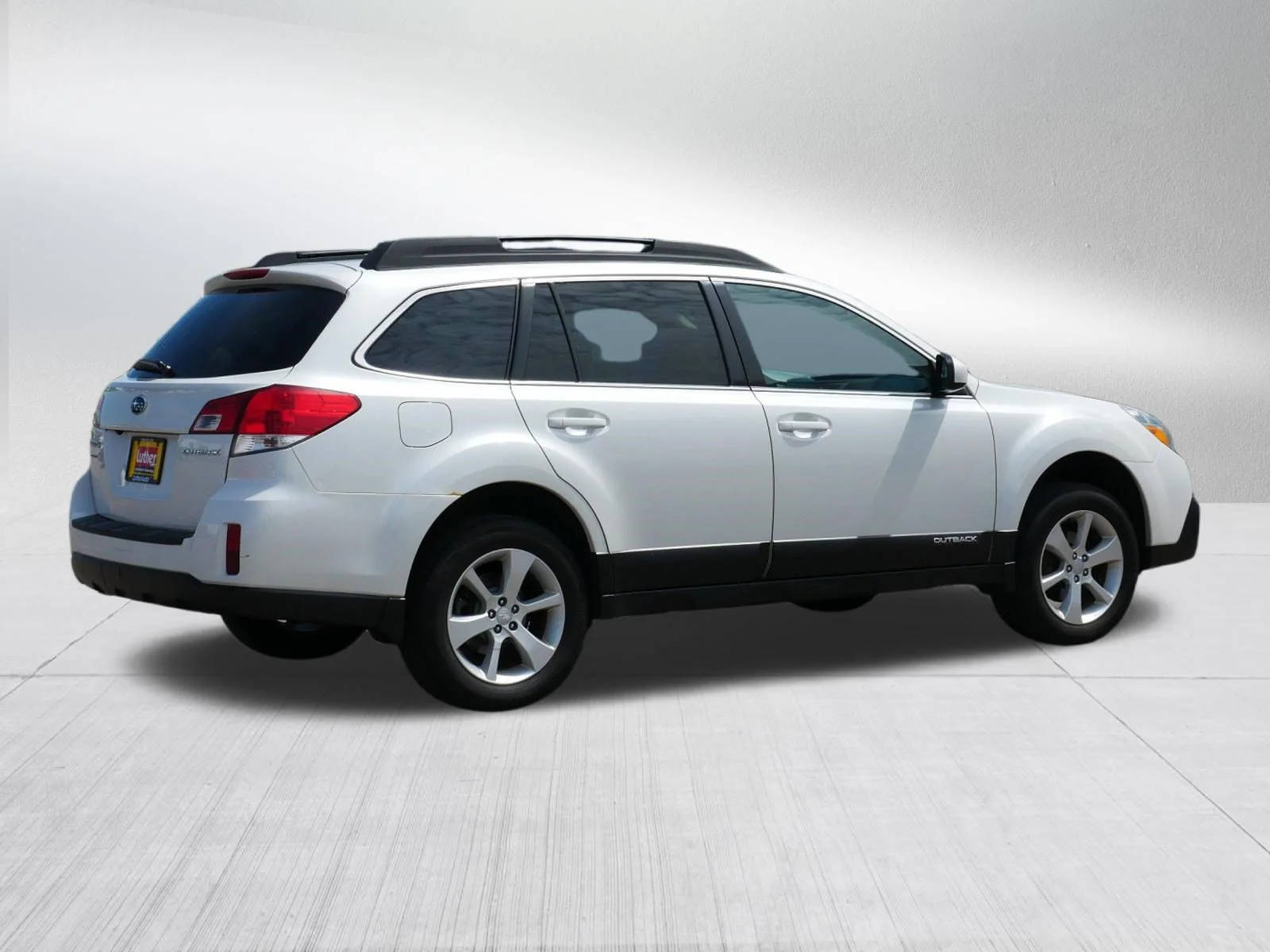 Used 2013 Satin White Pearl Subaru 2.5i Premium image 7