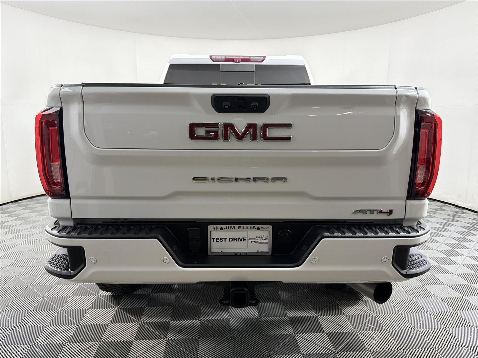 Used 2022 Summit White GMC AT4 image 5