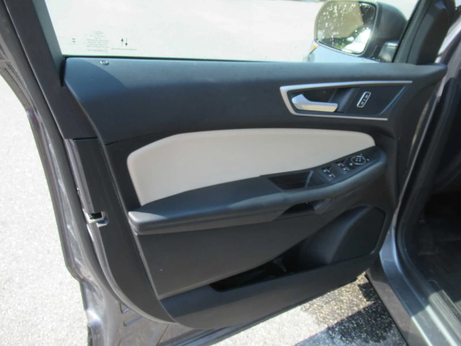 Used 2024 Carbonized Gray Ford SEL image 25
