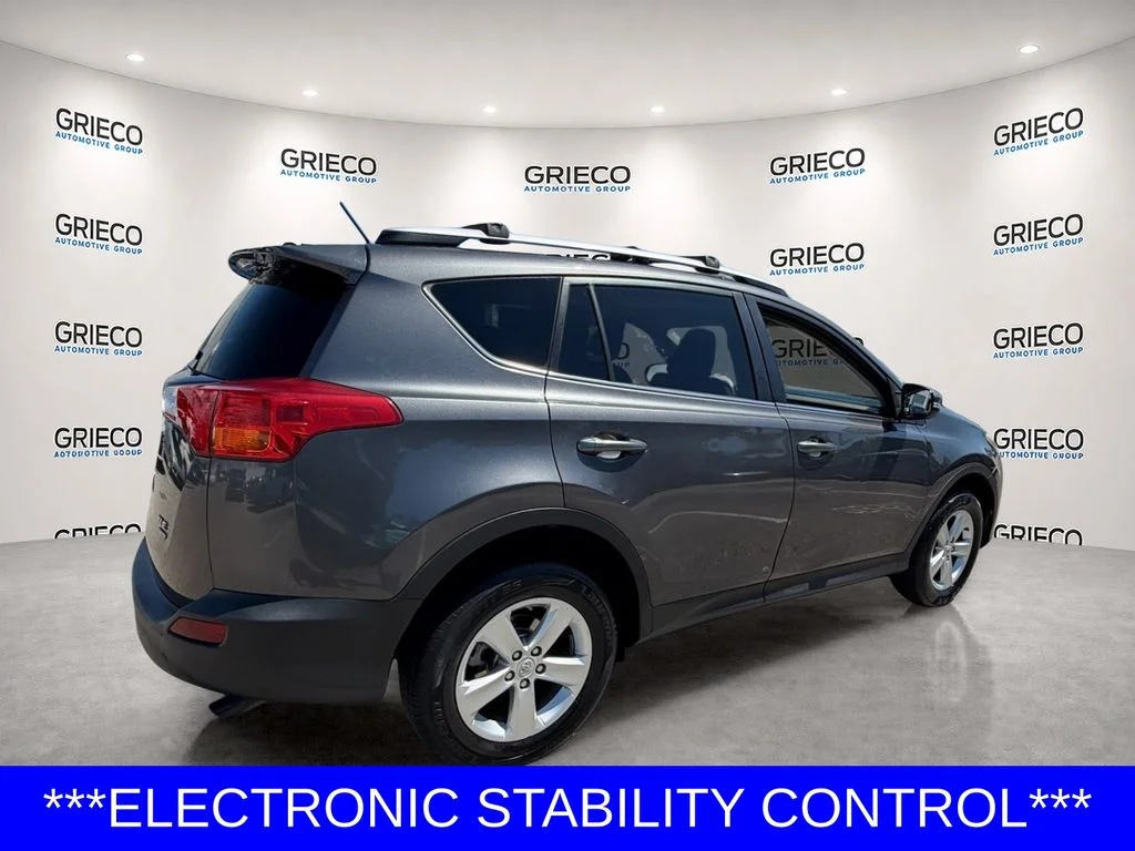 Used 2013 Gray Toyota XLE image 7