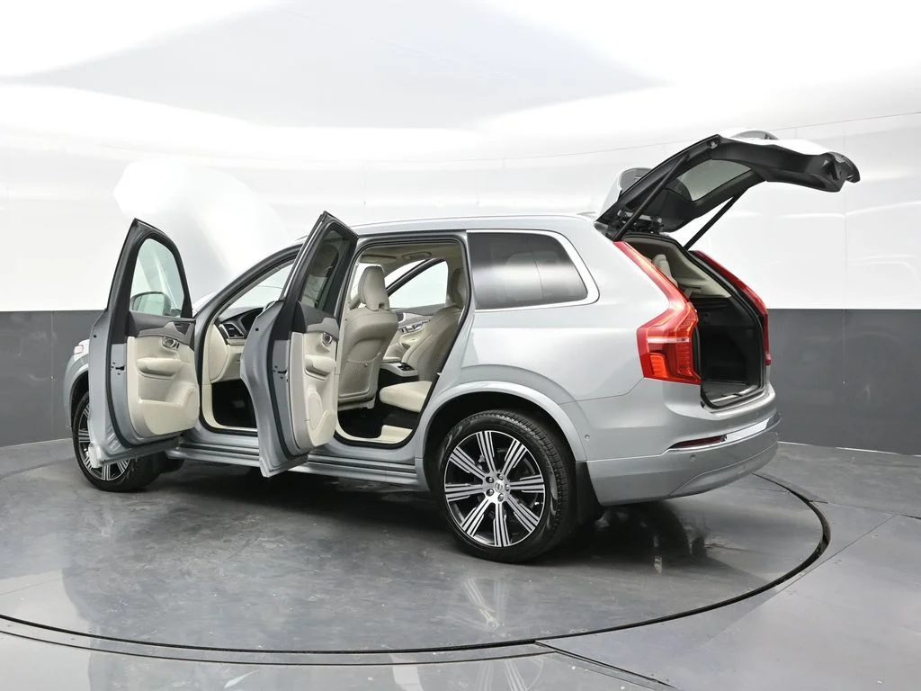 Certified Used 2024 Vapour Grey Volvo Plus image 47