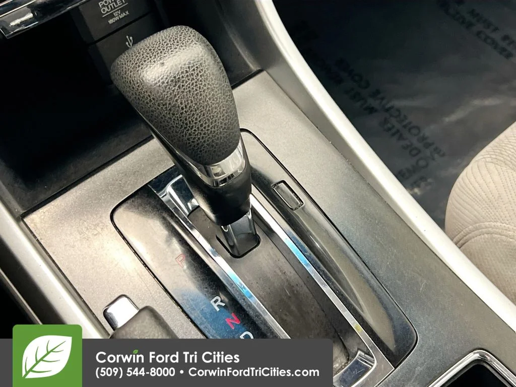 Used 2013  Honda EX image 10