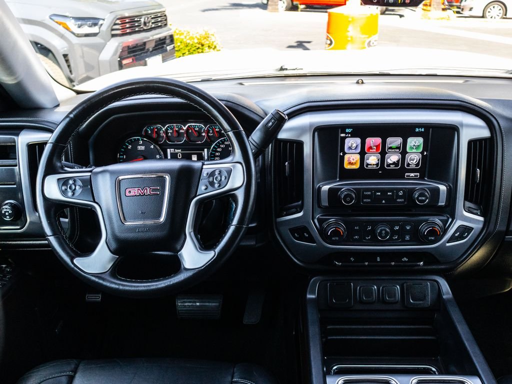 Used 2018 White GMC SLT image 25