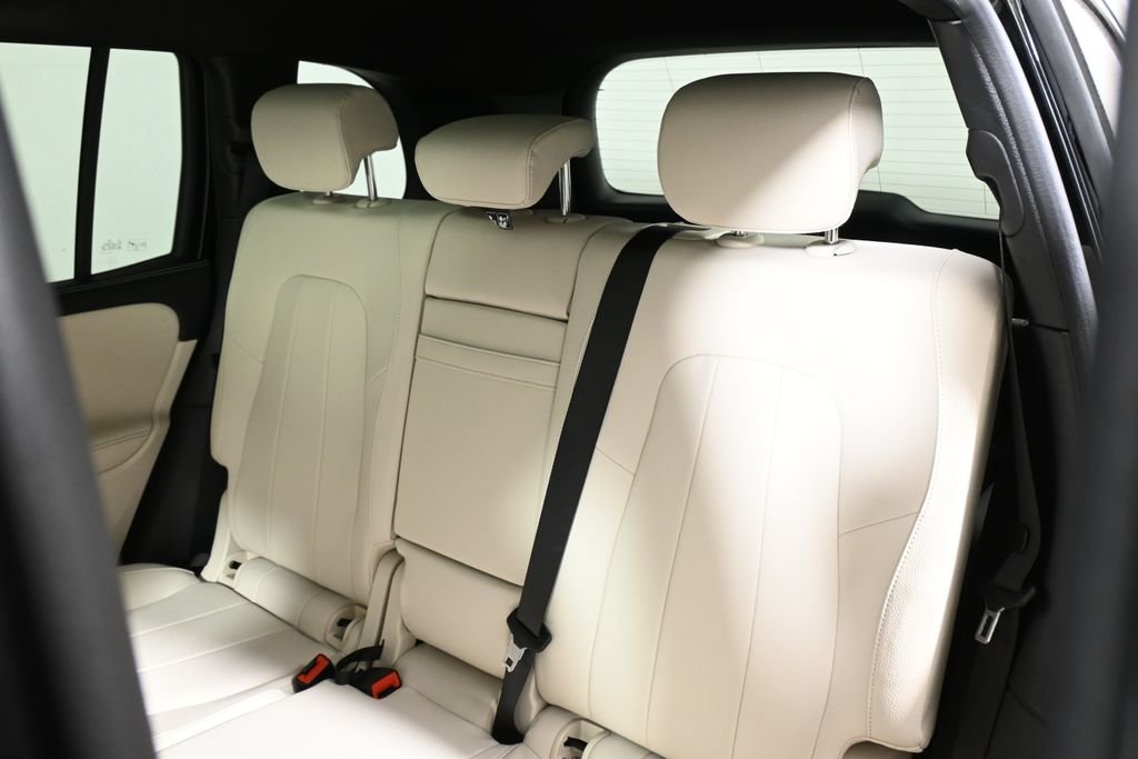 Used 2026 Night Black Mercedes-Benz GLB 250 image 4