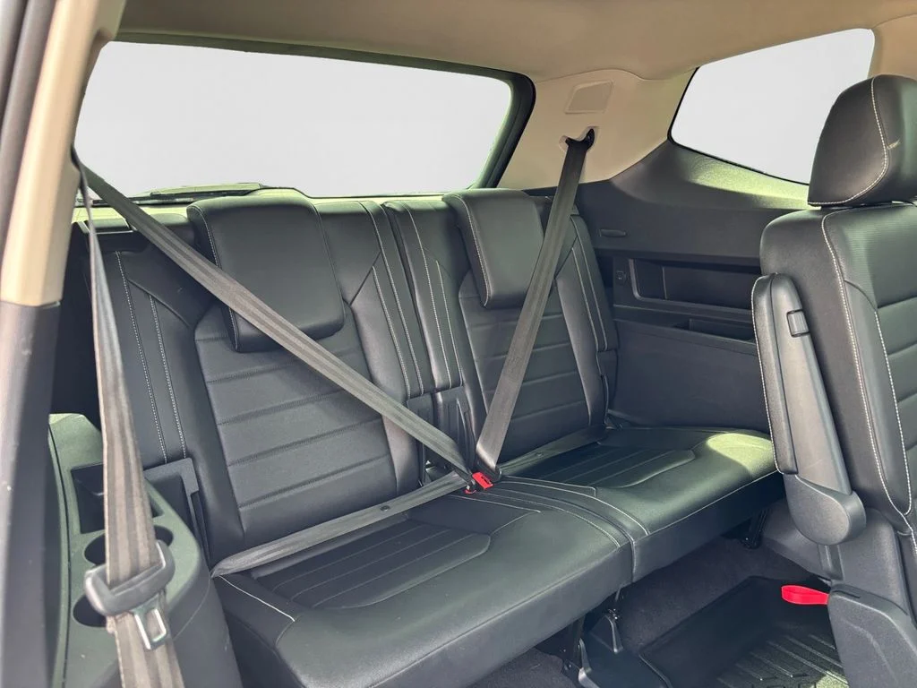 Used 2021 Silver Volkswagen SEL Premium image 46