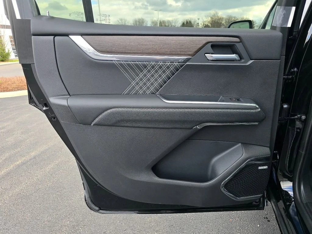 2026 GMC Acadia Denali - Photo 24
