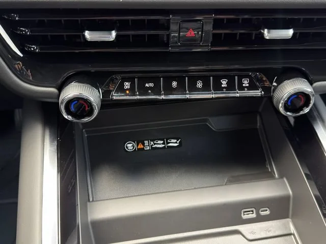 2026 Chevrolet Tahoe Z71 - Photo 15