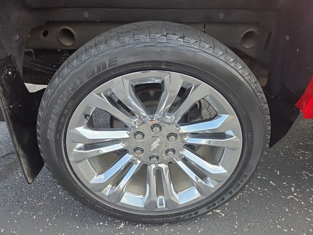 Used 2018 Red Chevrolet LT image 20