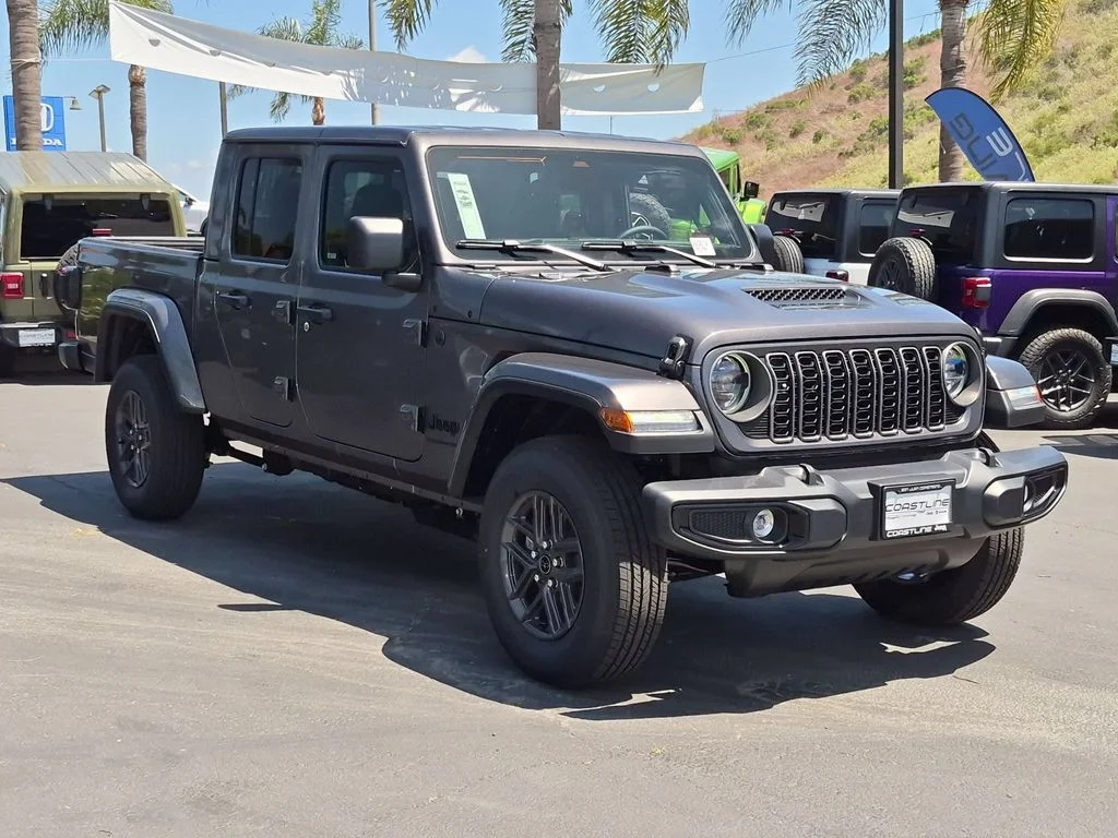 New 2026 Granite Crystal Metallic Clearcoat Jeep Sport S image 3