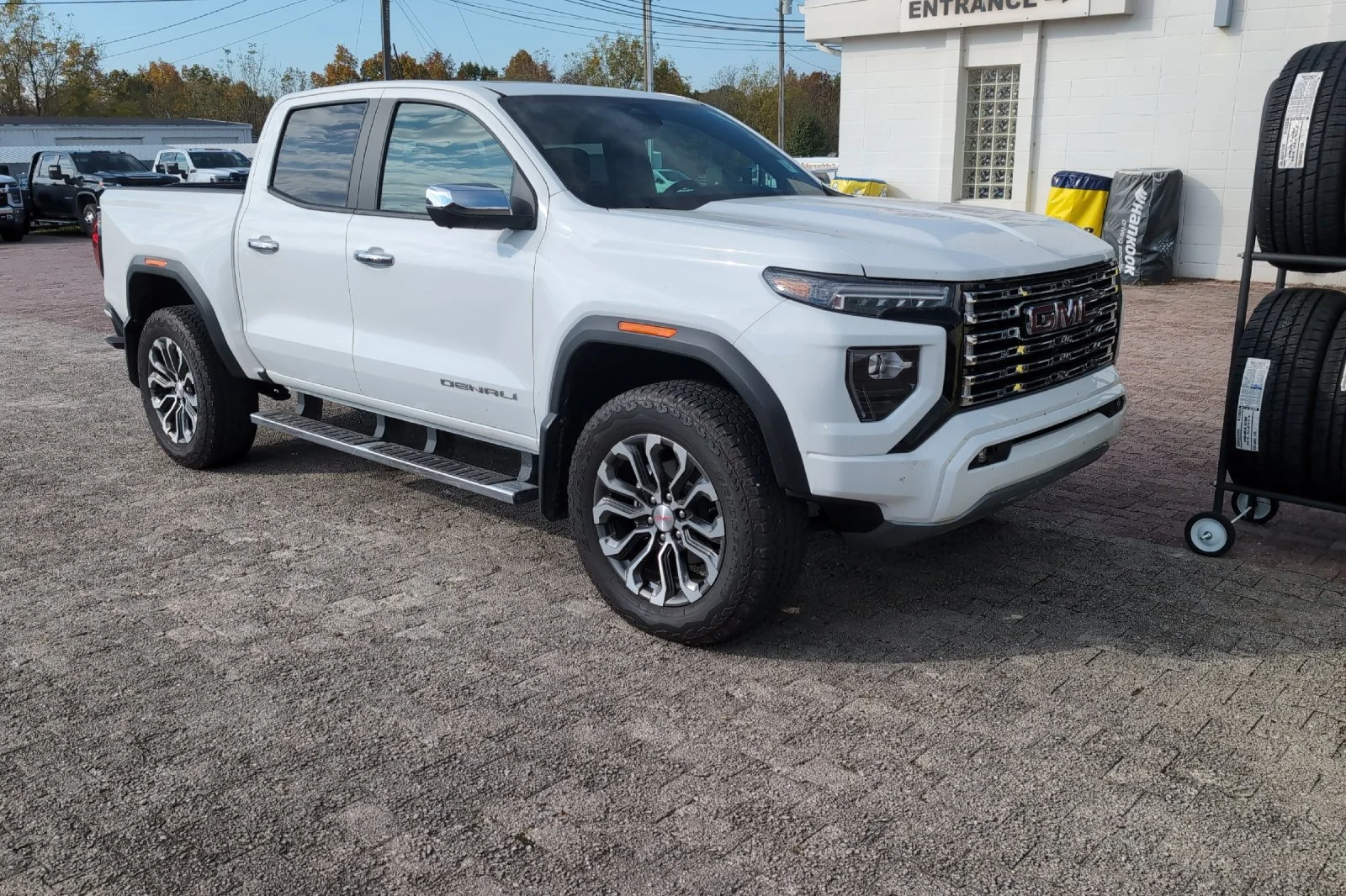 Used 2024 Summit White GMC Denali image 2