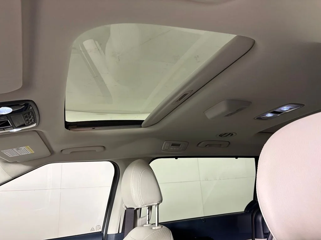 Used 2025 White Kia SX Prestige image 19