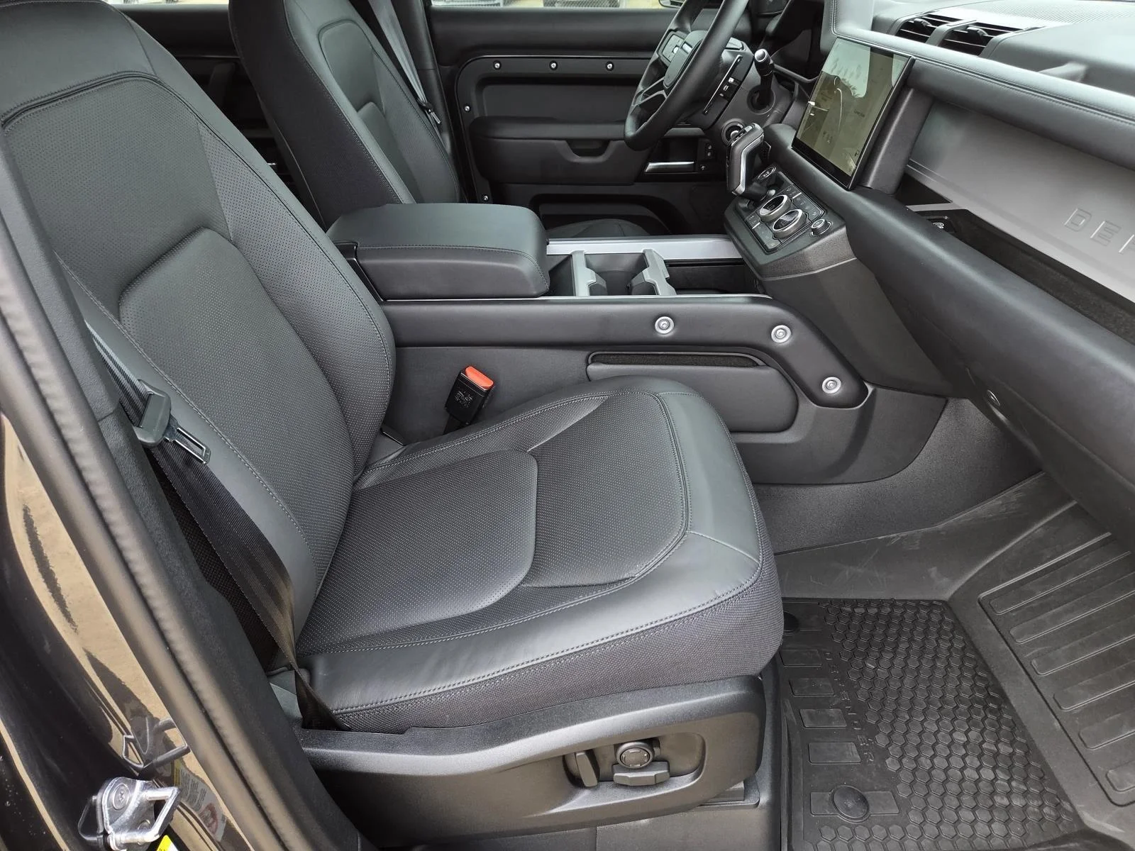 Certified Used 2025 Carpathian Grey Premium Metallic Land Rover V8 image 48