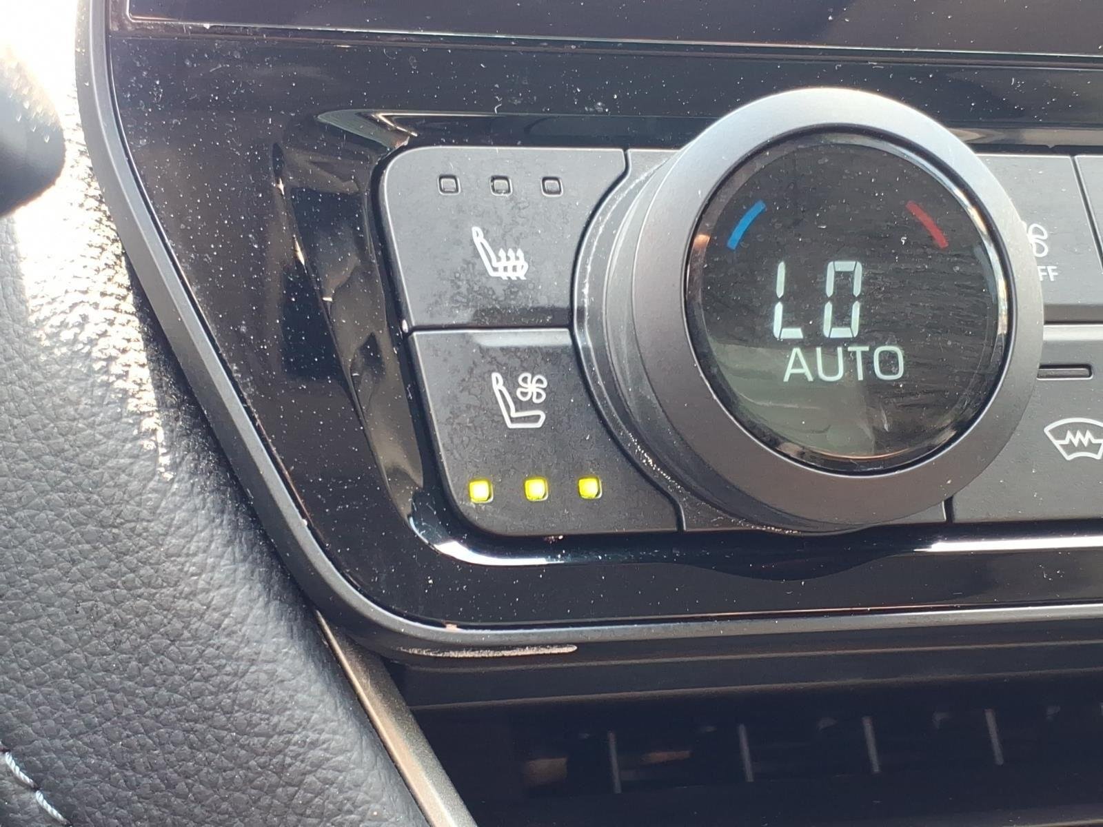 Used 2024 Wind Chill Pearl Toyota Limited image 5