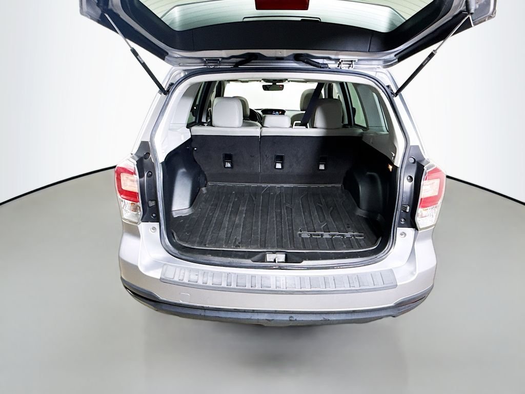 Used 2017 Ice Silver Metallic Subaru Premium image 10